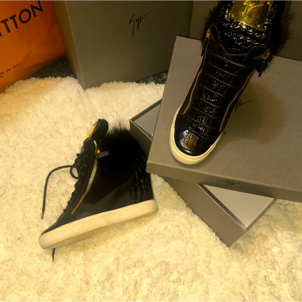 Guiseppe Zanoti Wedge Size 37